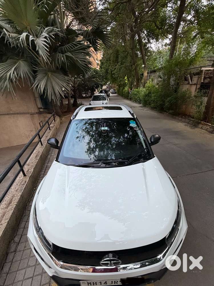 Tata Nexon Amt With Sunroof  Only 26k Km Driven  Excellent Condition