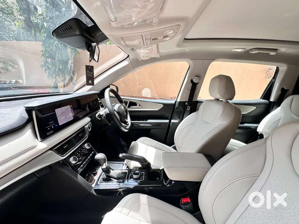 Mahindra Xuv700 2025 Diesel 11000 Km Driven