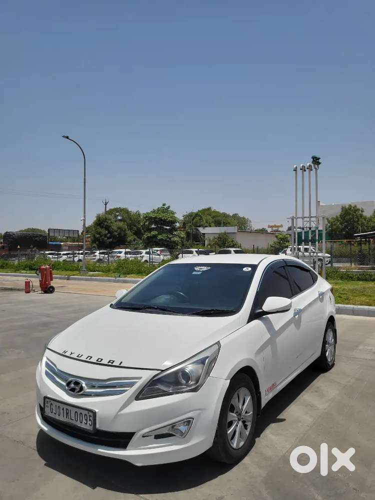 Hyundai Varna Sx