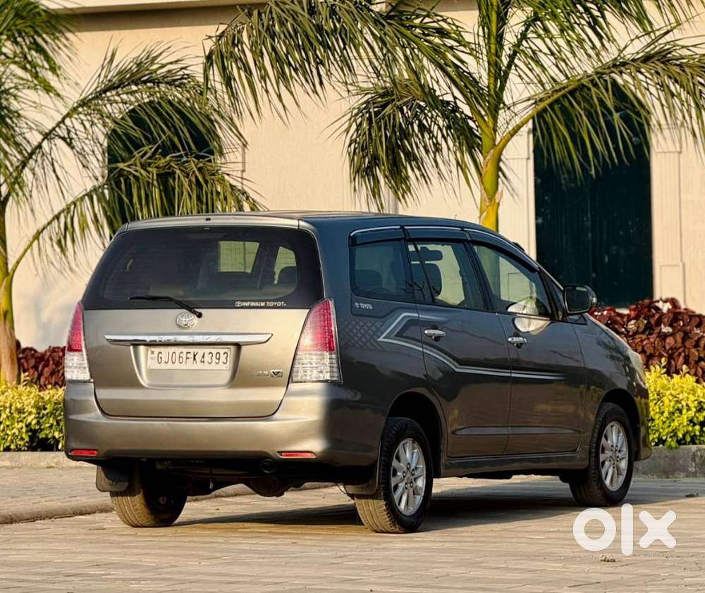 Toyota Innova 2.5 V 8 Str, 2012, Diesel