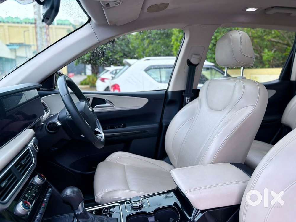 Mahindra Xuv700 2.2 Ax 7 Diesel At Luxury Pack Str, 2022, Diesel
