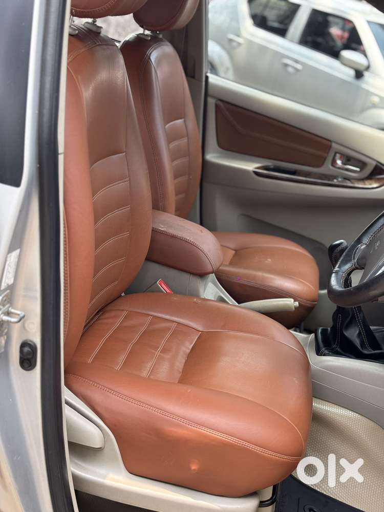 Toyota Innova 2004-2011 2.5 V Diesel 8-seater, 2014, Diesel