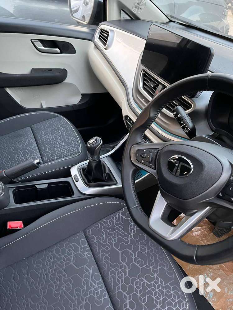 Sale Of Tata Altroz Top Model