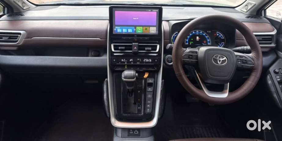 Toyota Innova Hycross 2.0 Zx Hybrid 7 Str, 2025, Petrol