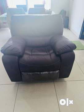 Recliner couches deals for sale olx