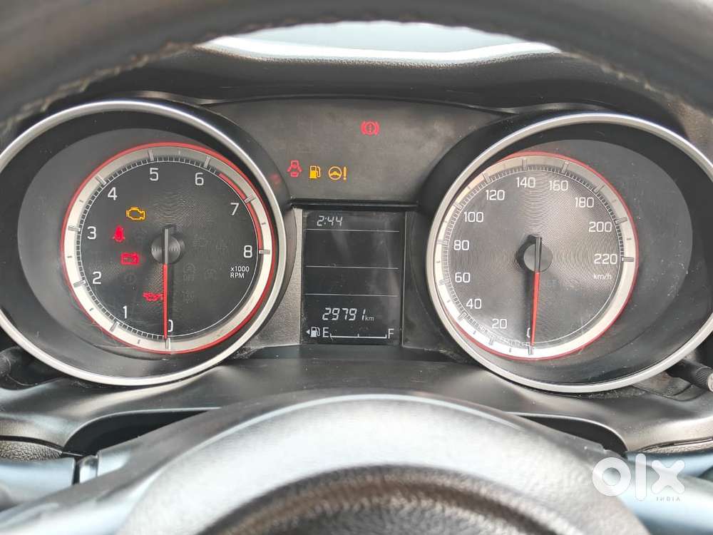 Maruti Suzuki Swift Vxi + Manual, 2022, Petrol