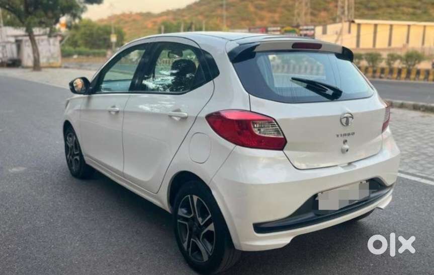 Tata Tiago 1.05 Revotorq Xz Plus Dualtone, 2022, Petrol