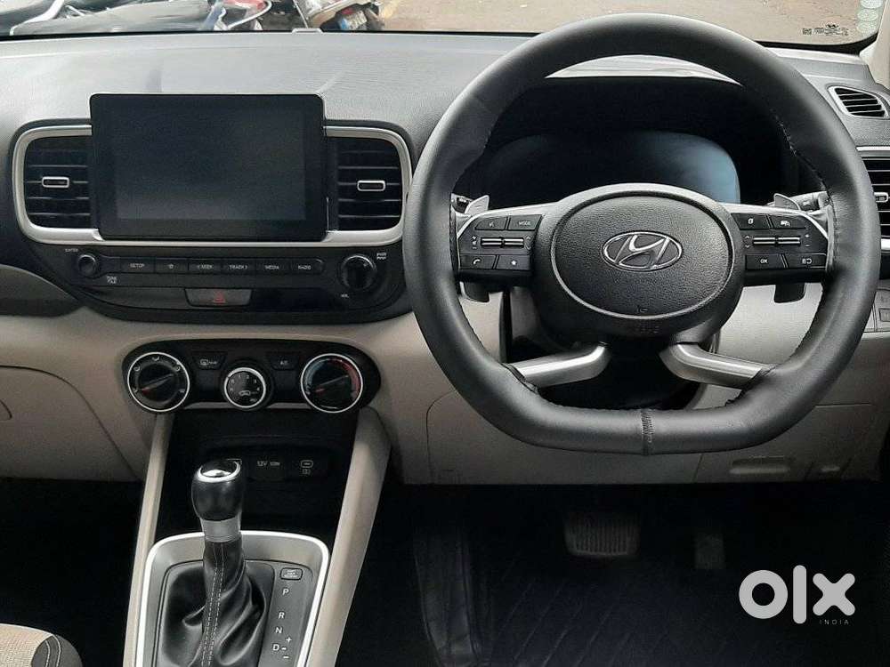 Hyundai Venue 1.0 S (o) Turbo Dct, 2023, Petrol