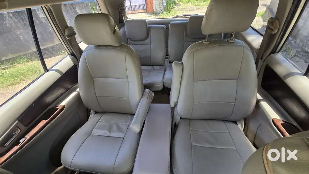 Toyota Innova 2.5 V 2012