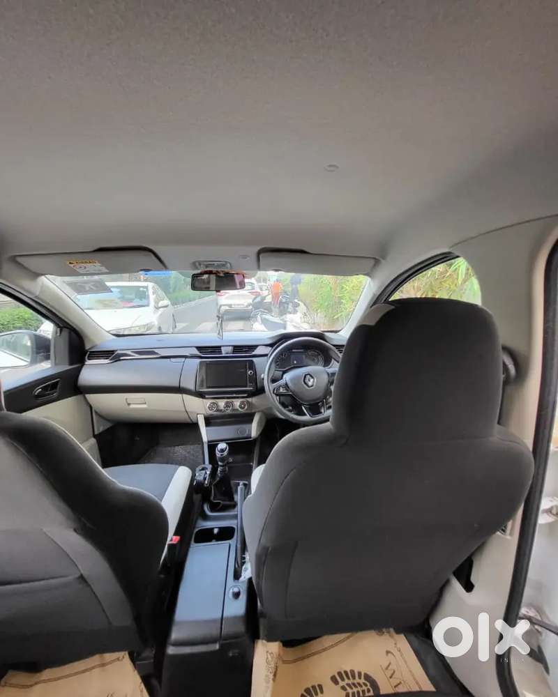 Renault Triber 2022 Showroom Condition Car