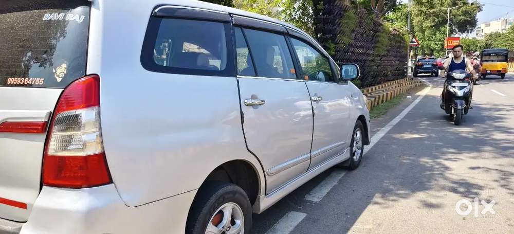 Toyota Innova 2014