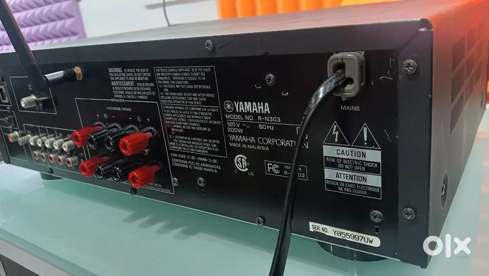 Yamaha R-N303 Stereo Natural Sound network stereo receiver DAC