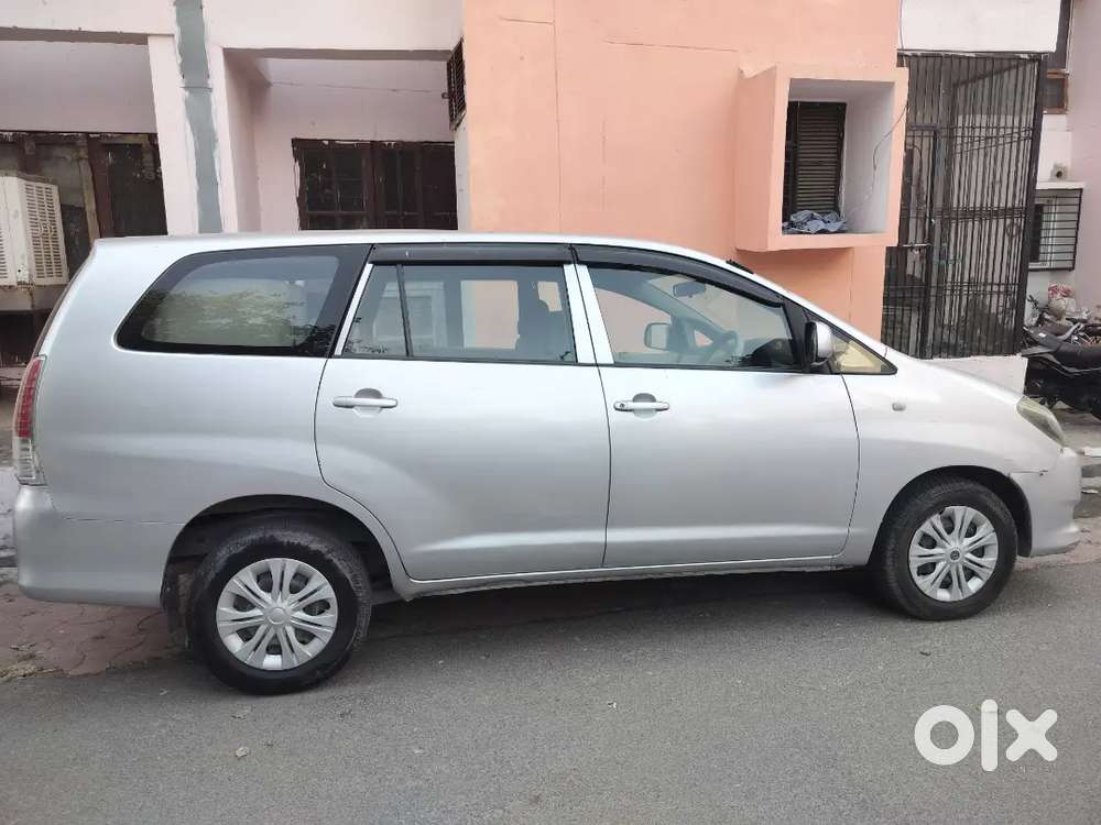 Toyota Innova 2.0 2010 Model