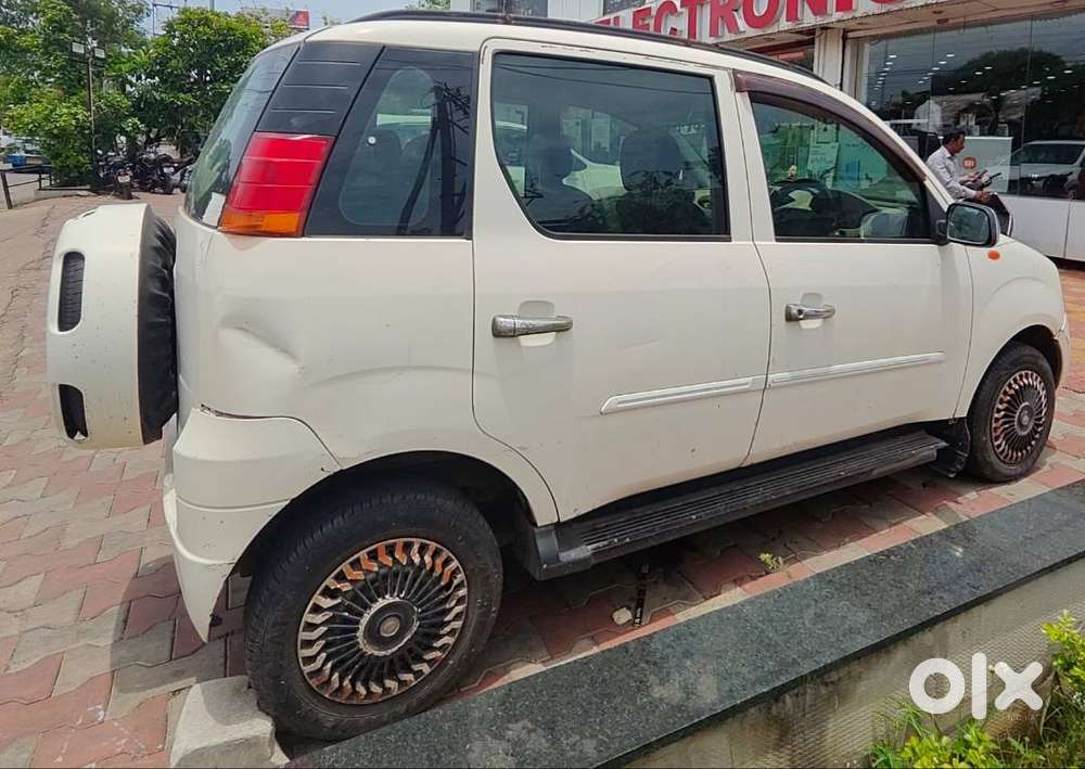 Mahindra Quanto C4 2015