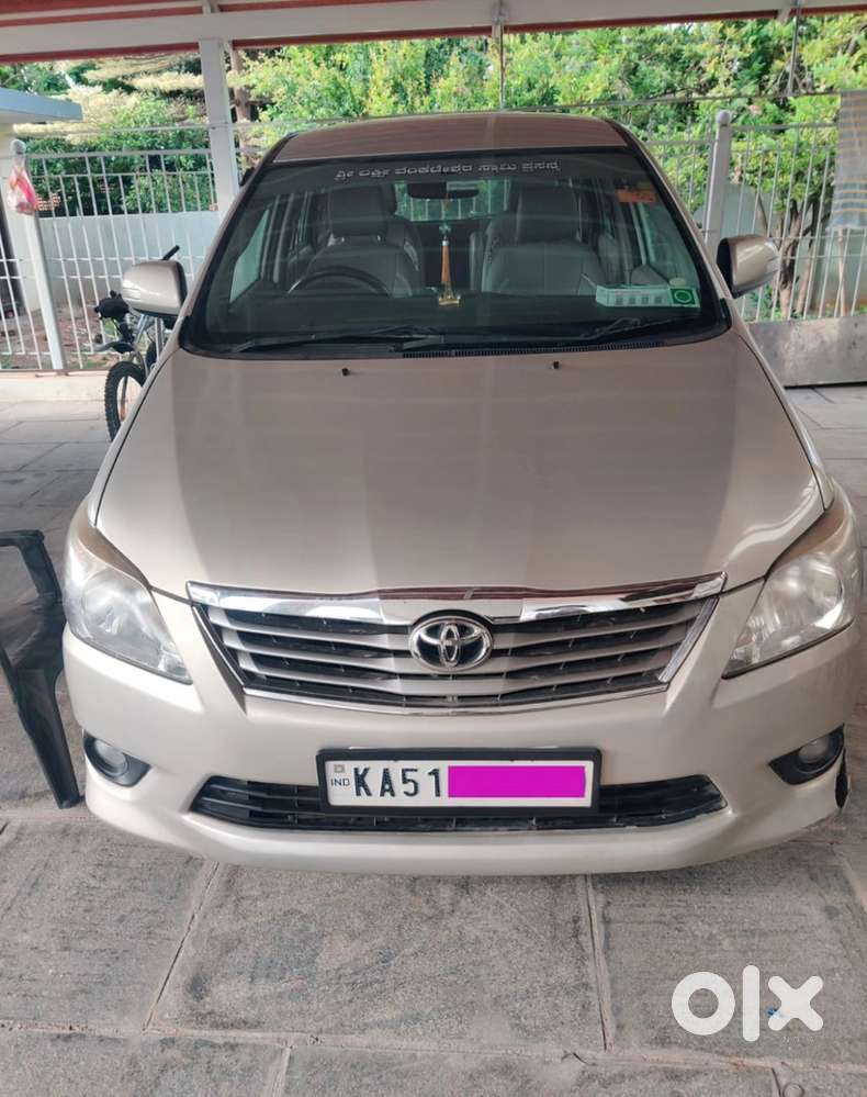 Toyota Innova 2.5 V Diesel 2012 Topend