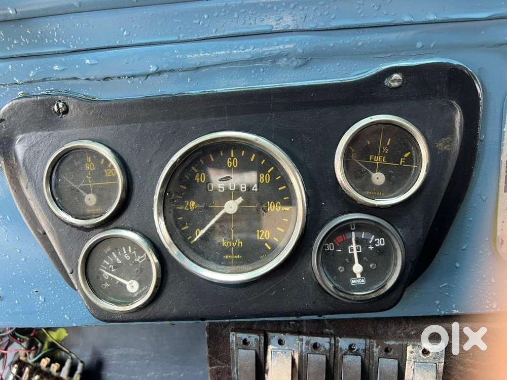 4x4 Mahindra Major Jeep