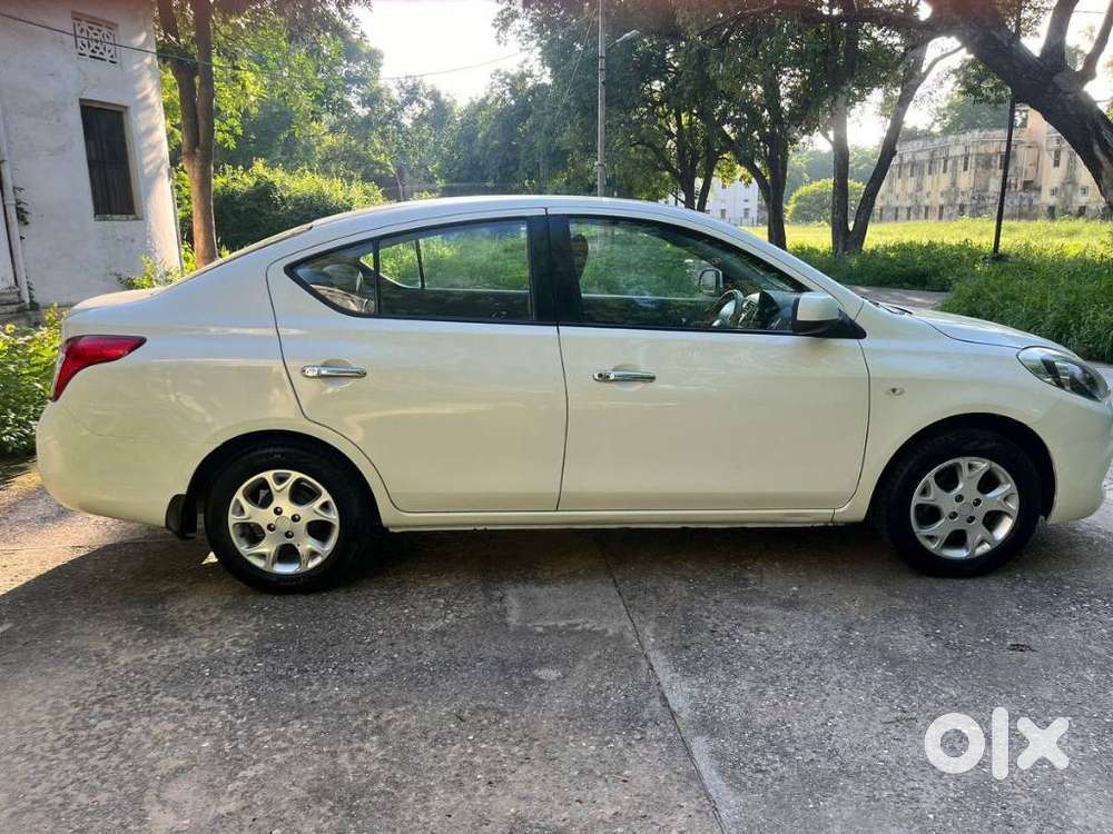 Renault Scala Rxl Petrol, 2015, Petrol