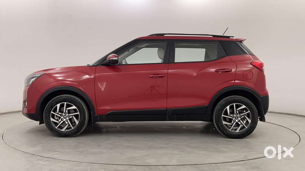 Mahindra Xuv300 1.2 W8 (o) Amt Petrol, 2022, Petrol
