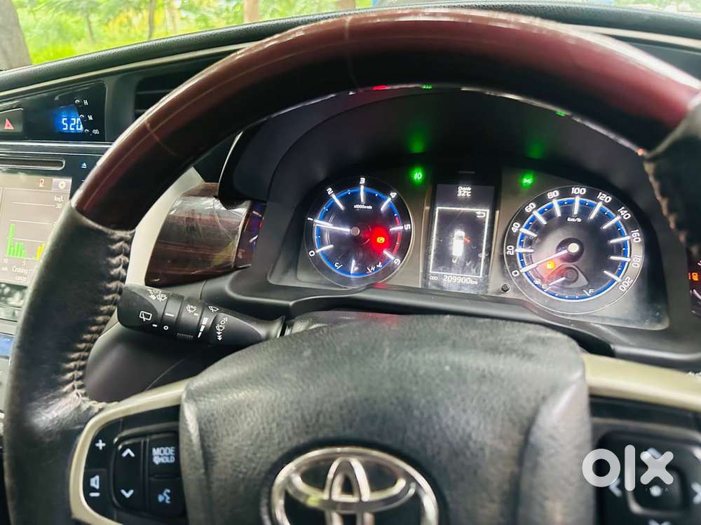 Toyota Innova 2.5 Vx 7 Seater Bs Iv, 2016, Diesel