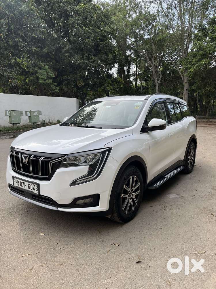 Mahindra Xuv700 2.0 Ax 7 Petrol Mt Str, 2022, Petrol