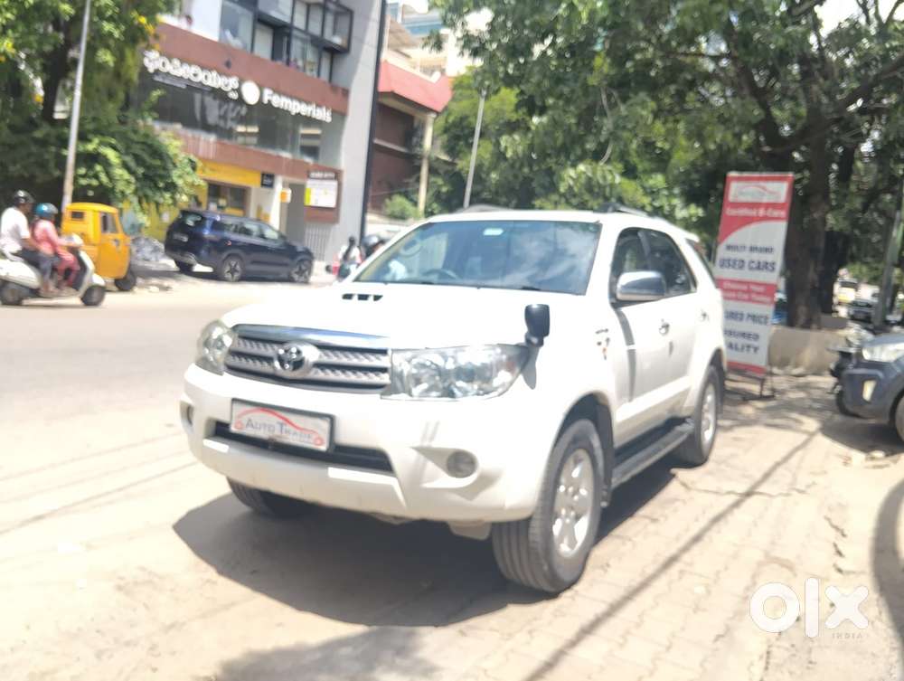 Toyota Fortuner 4x4 Manual Limited Edition, 2011, Diesel