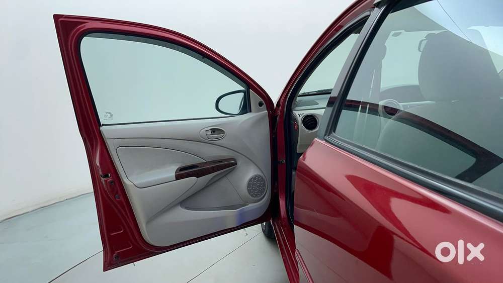 Toyota Etios V, 2013, Petrol