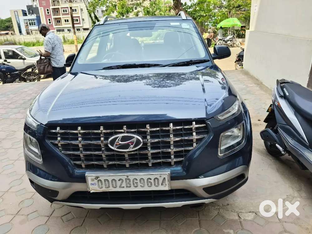 Hyundai Venue 2020 Petrol Well Maintained