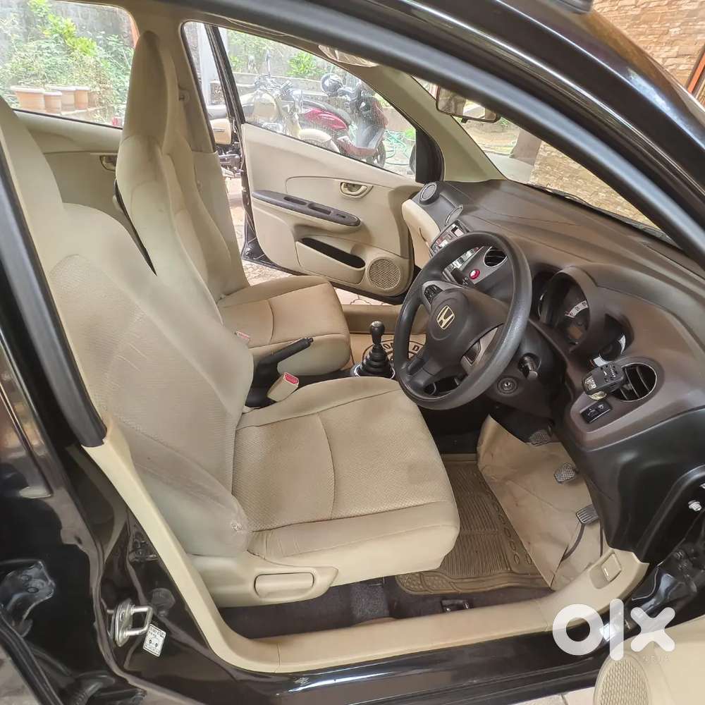 Honda Brio 2012 Petrol Well Maintained