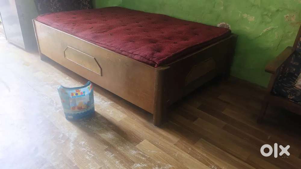 King size diwan bed