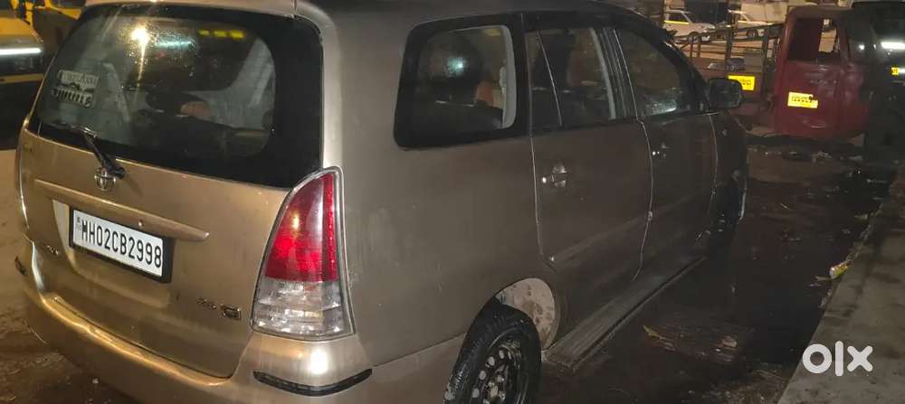 Toyota Innova G3 2011 8 Str