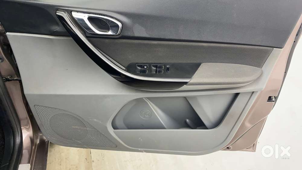 Tata Tigor Xza, 2018, Petrol