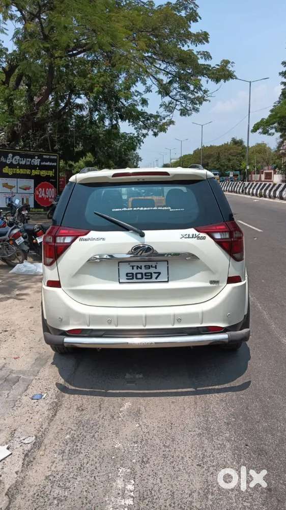 Mahindra Xuv 500 Fwd W11 Car