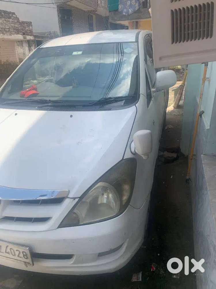 Toyota Innova 2013 Petrol 900500 Km Driven With Cng On Paper