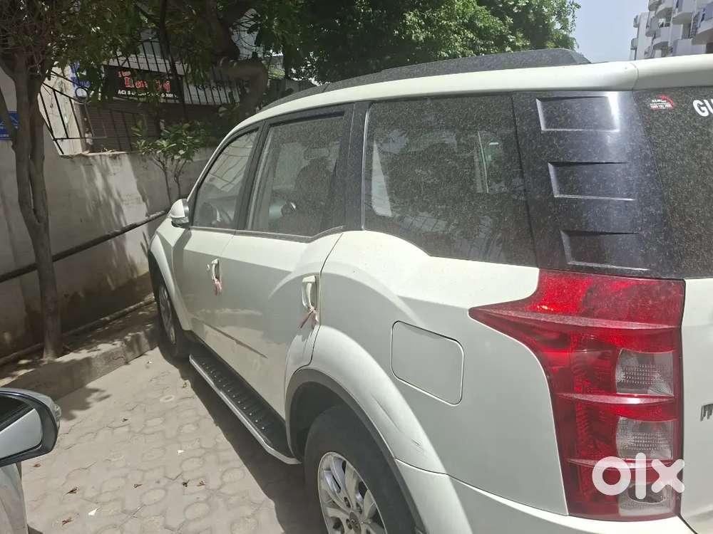 Mahindra Xuv500 2017 Diesel Only 22000 Km Driven With Sunroof