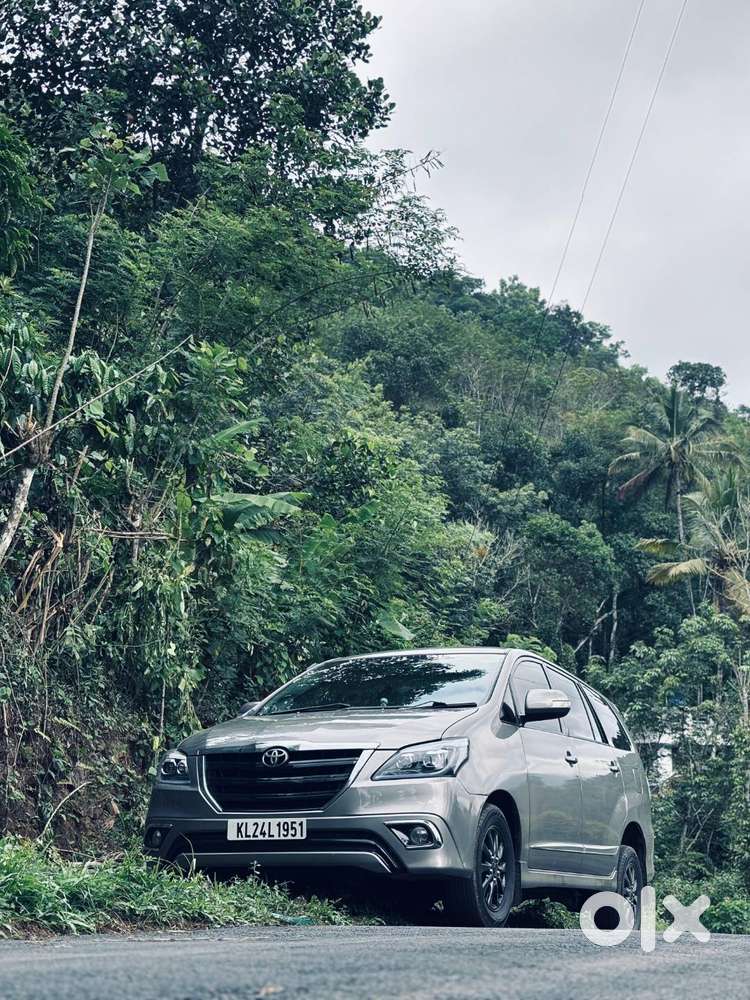 Toyota Innova 2015