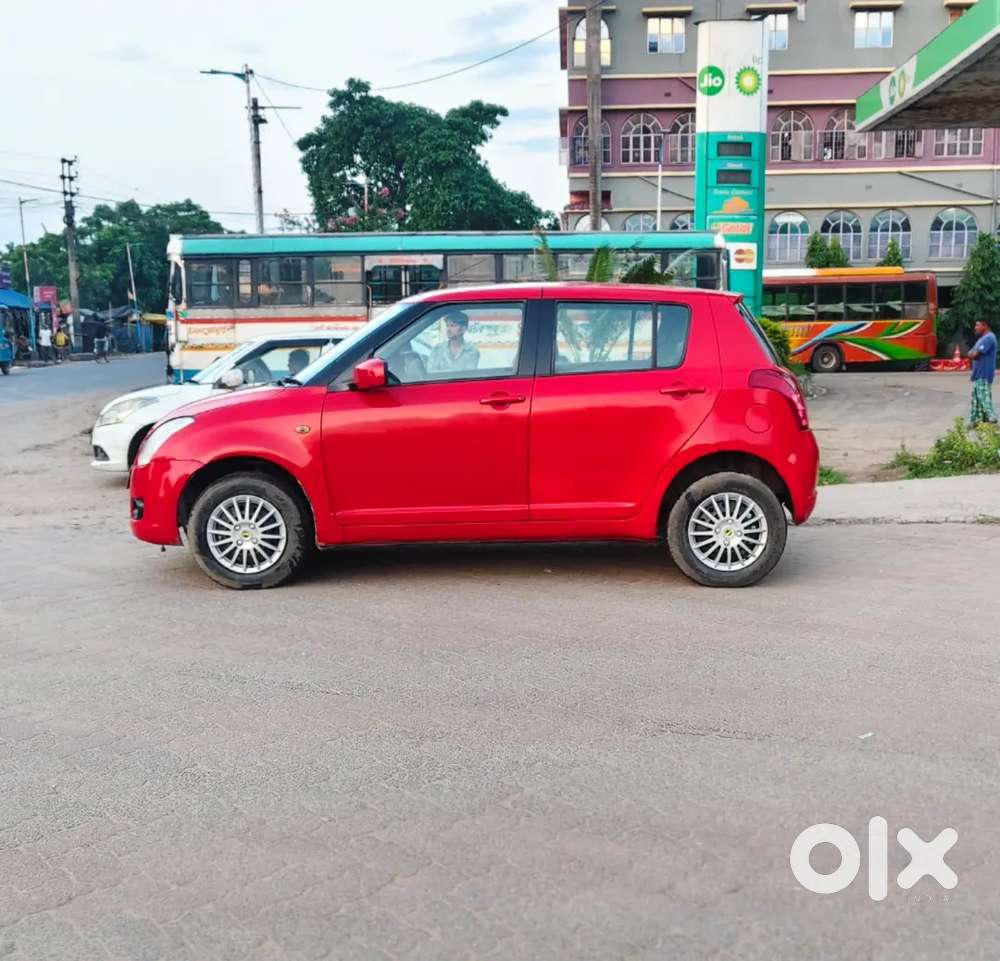 Swift Maruti Suzuki 2010 75000 Km Driven