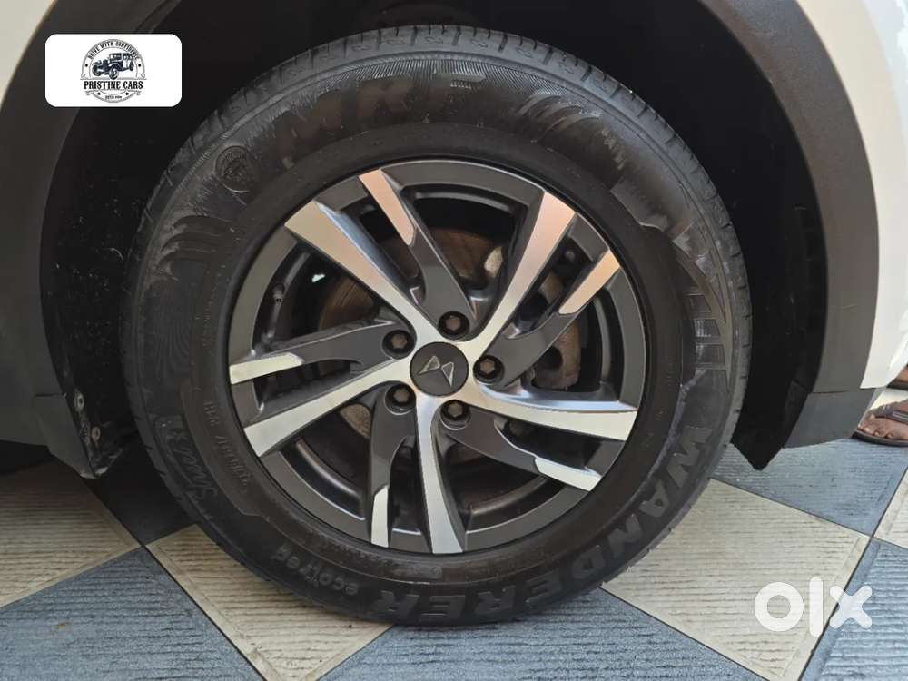 Mahindra Xuv700 2.2 Ax 5 Diesel Mt 7 Str, 2024, Diesel