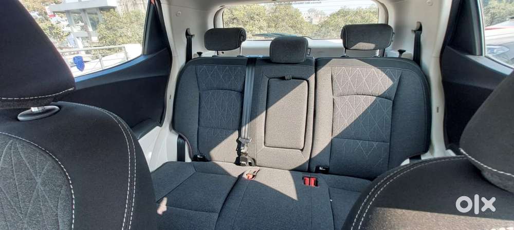 Mahindra Xuv 3xo Ax5 Pm At, 2024, Petrol