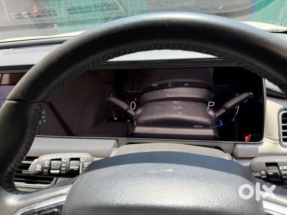 Mahindra Xuv700 2022 Diesel 84849 Km Driven