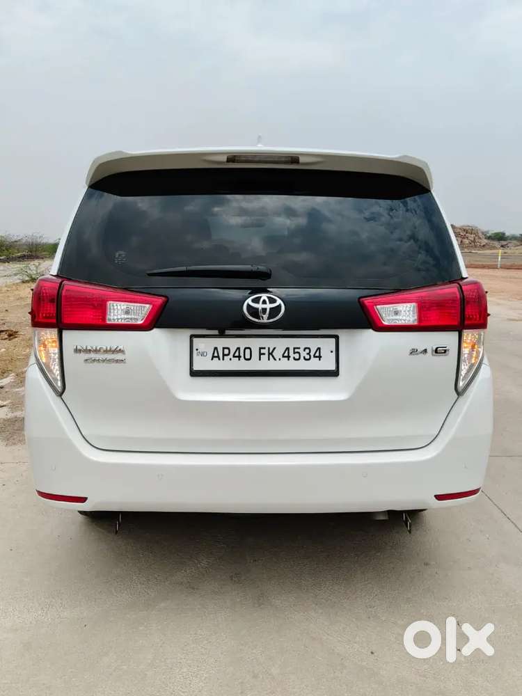Toyota Innova Crysta 2.4 Diesel 2025