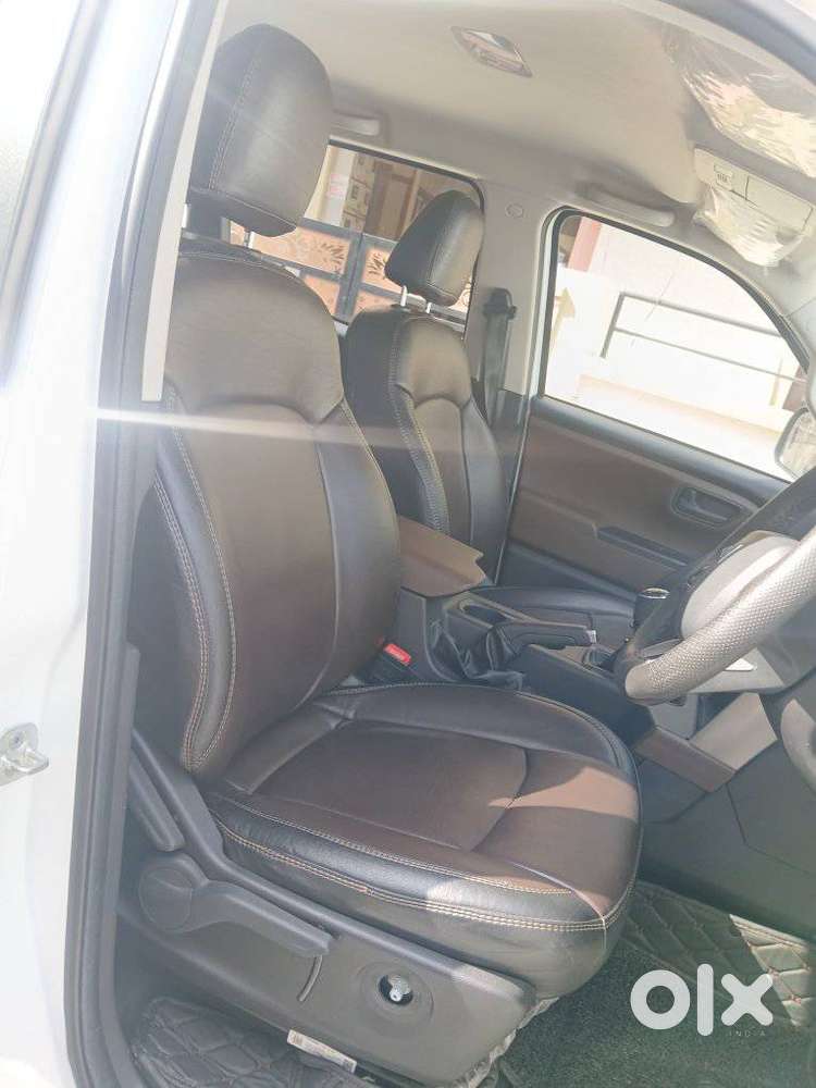 Mahindra Scorpio-n 2.0 Z4 Petrol Mt 7 Str, 2024, Petrol