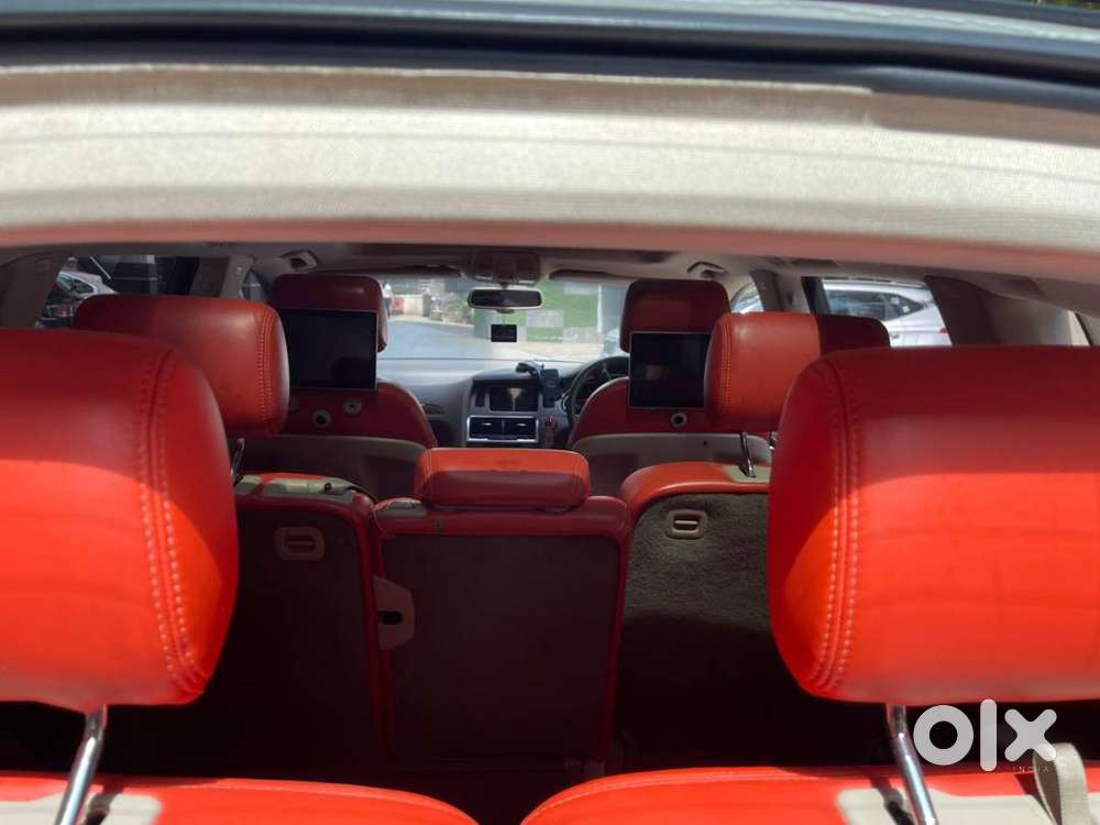 Premium Luxury Suv Available In A Stunning Forest Green Colour.