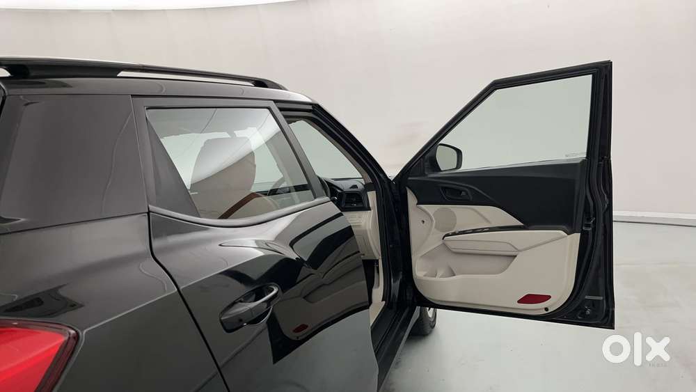 Mahindra Xuv300 W6, 2023, Petrol