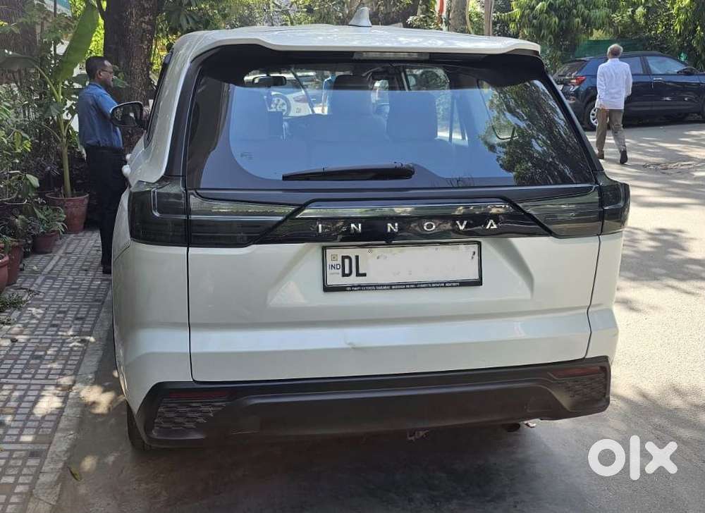 Toyota Innova Hycross 2.0 Gx 8 Str, 2023, Petrol