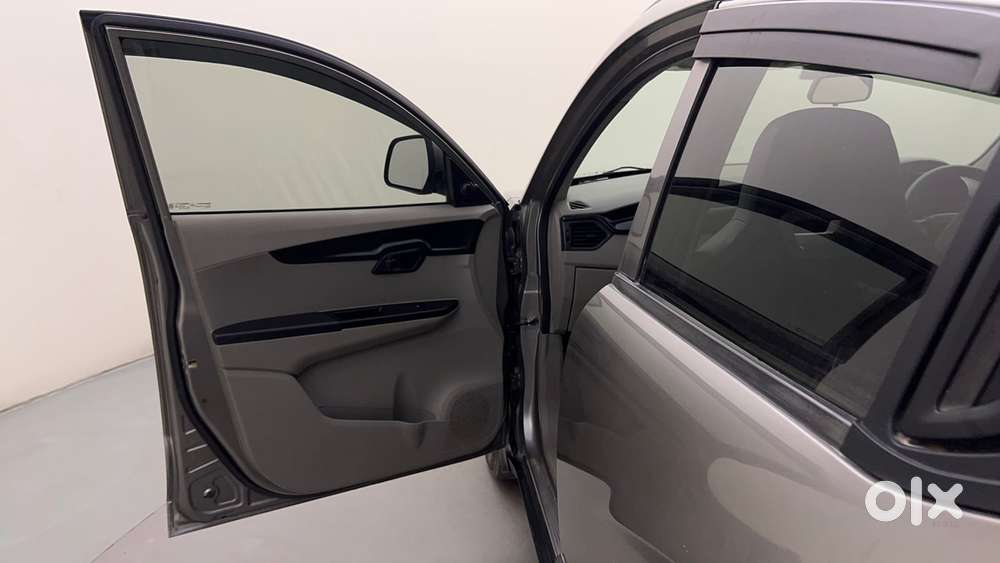 Mahindra Kuv 100 Mfalcon G80 K4, 2017, Petrol