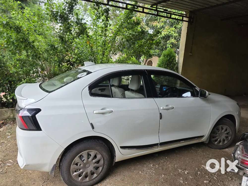 Maruti Suzuki Dzire Vxi Cng 2025