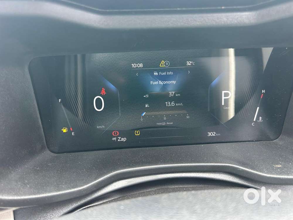 Mahindra Xuv 3xo Ax5 Pm At, 2026, Petrol