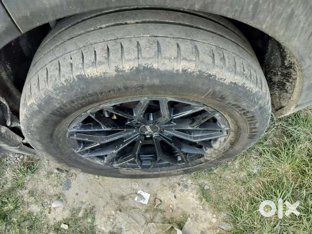Mahindra Xuv700 Ax7 2022