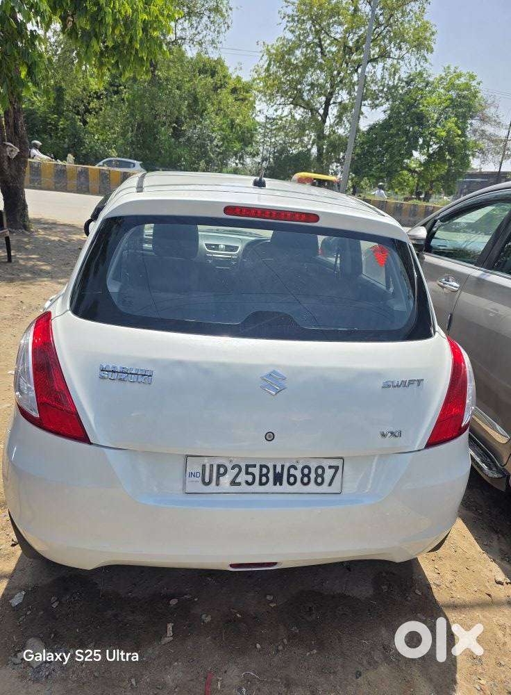Maruti Suzuki Swift Vxi 1.2 Abs Bs-iv, 2017, Petrol