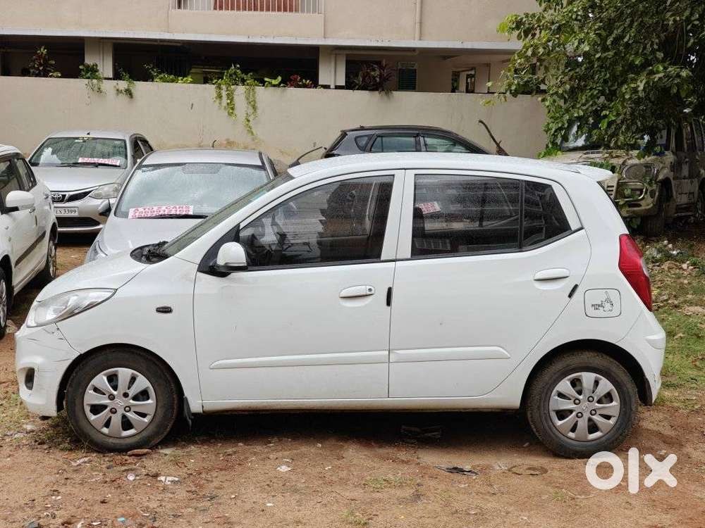 Hyundai I10 Sportz, 2013, Petrol